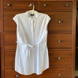 W by Worth - Sz 8 - Sleeveless white blouse